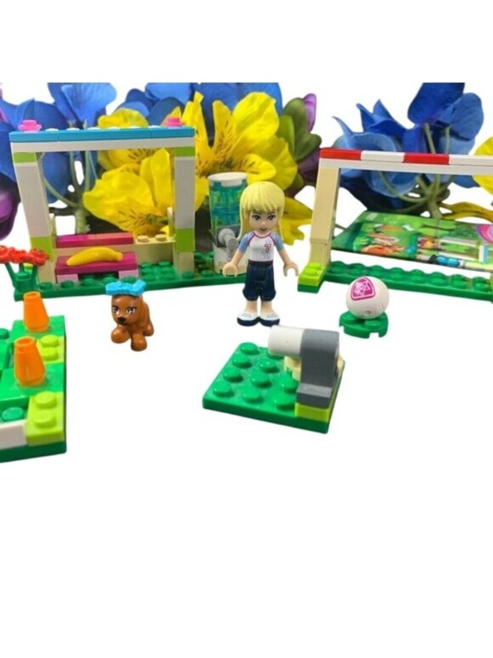 Lego Friends Soccer Training Set Stephanie 2013 Dog Goal Ball 41011